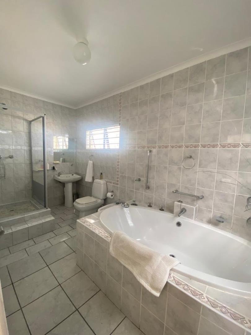 Commercial Property for Sale in Country Club Western Cape